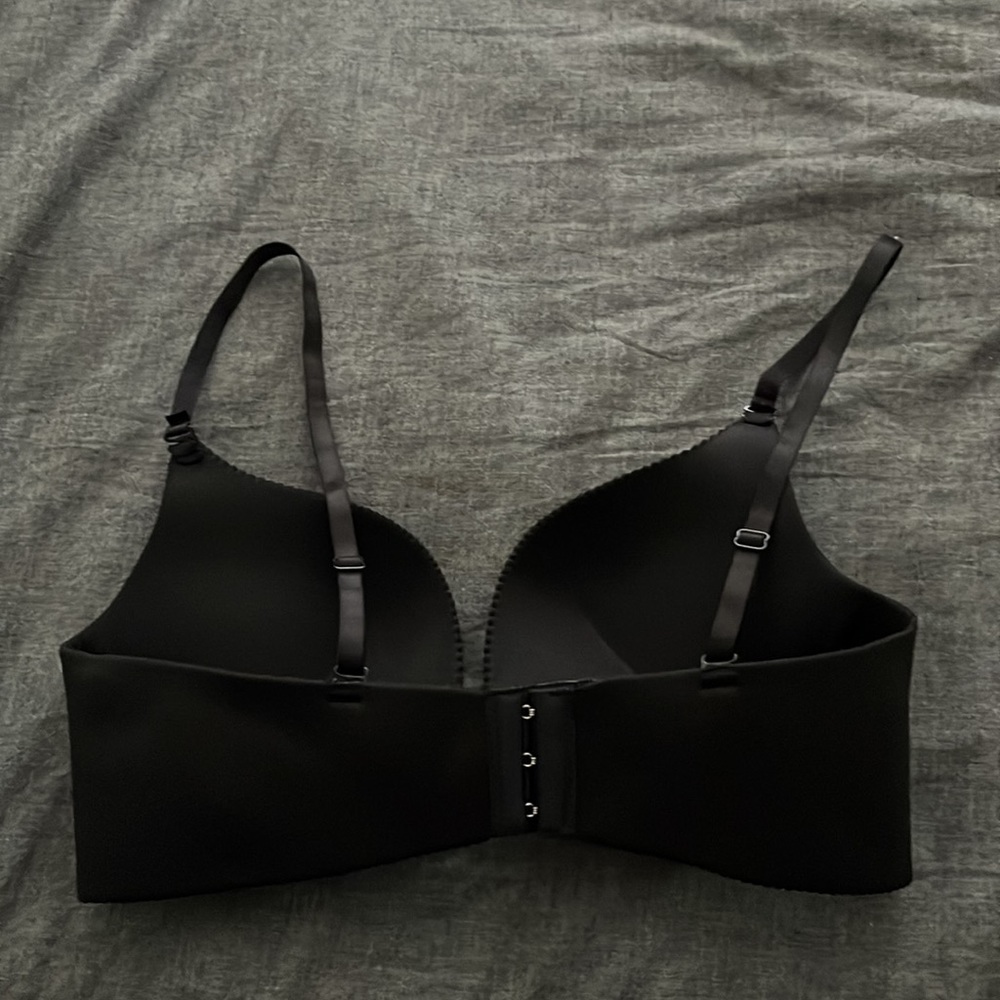 Nwot Shiny Black Push Up Bra 36c - image 2